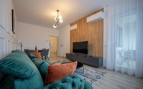 Ultracentral Luxury Apartament